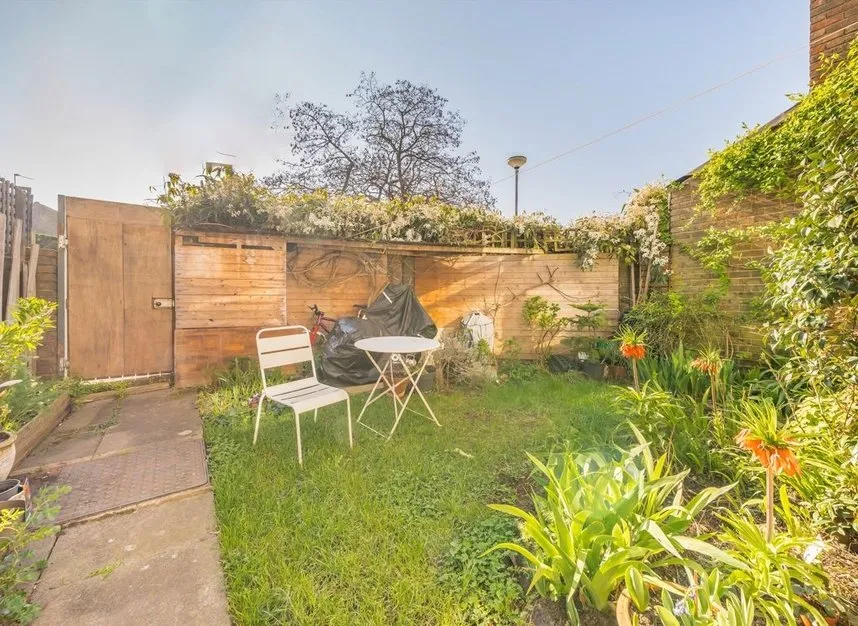 Ringmer Gardens, Upper Holloway, N19, photo 4