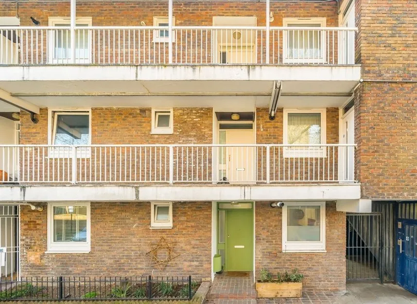 Ringmer Gardens, Upper Holloway, N19, photo 5