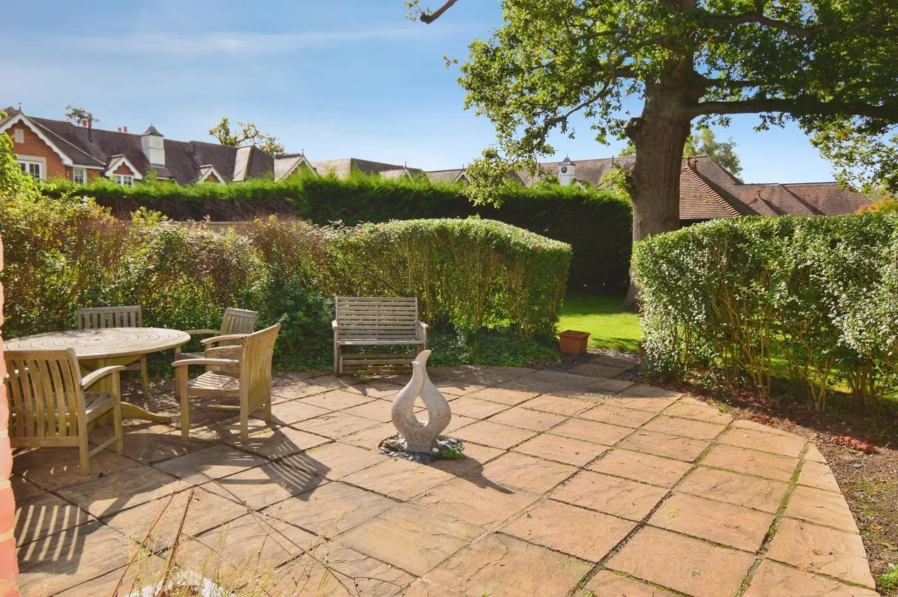 Broadcommon Road, Hurst, RG10, photo 13