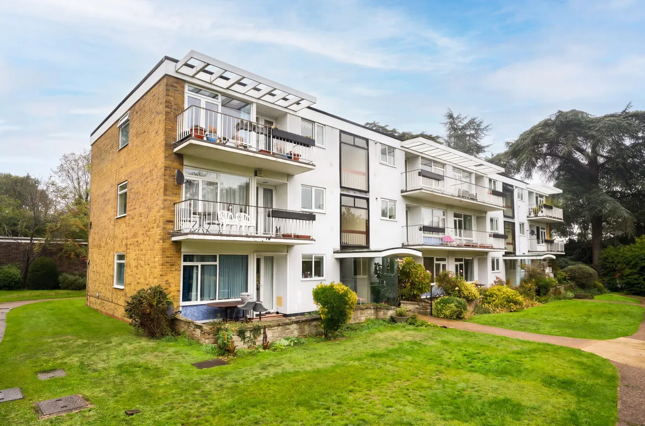 2 bed flat for sale, Beechmount Road, Bassett, SO16