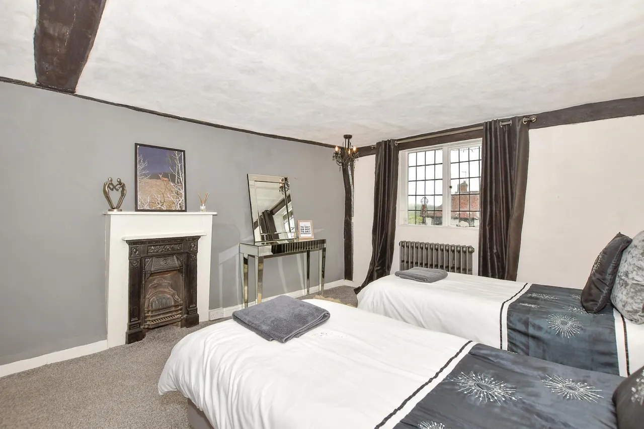 High Street, Brenchley, TN12, photo 18