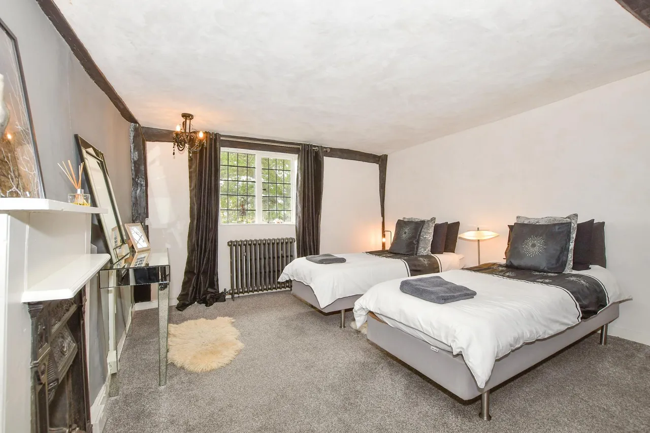 High Street, Brenchley, TN12, photo 8