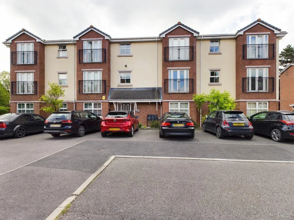 2 bed flat to rent — Planewood Gardens, Lowton, Warrington, WA3