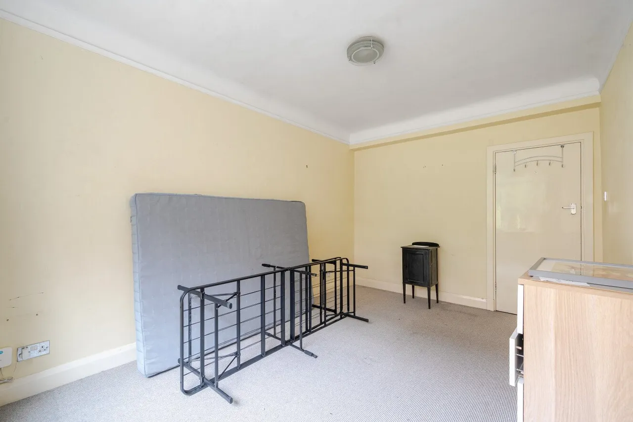 Balham High Road, Balham, SW17, photo 6