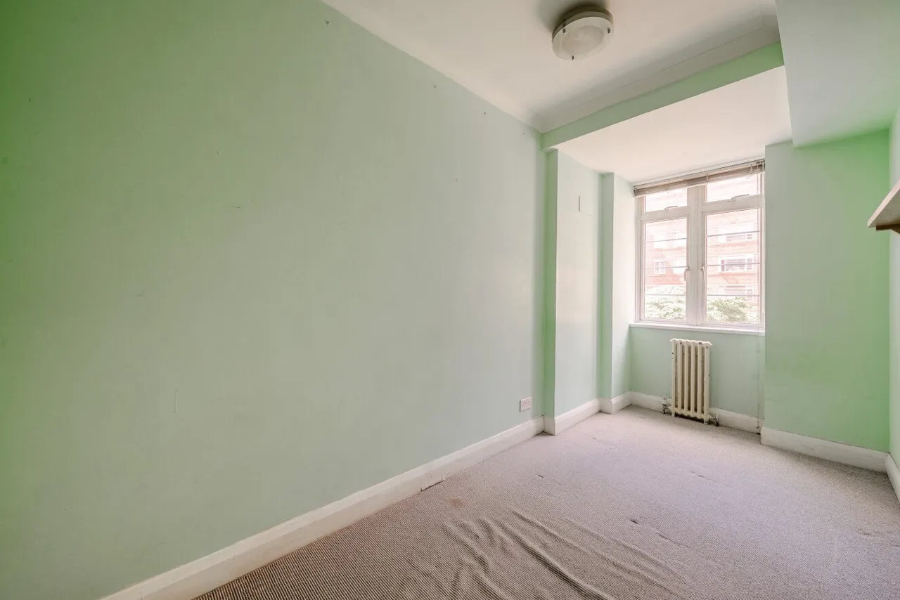 Balham High Road, Balham, SW17, photo 13
