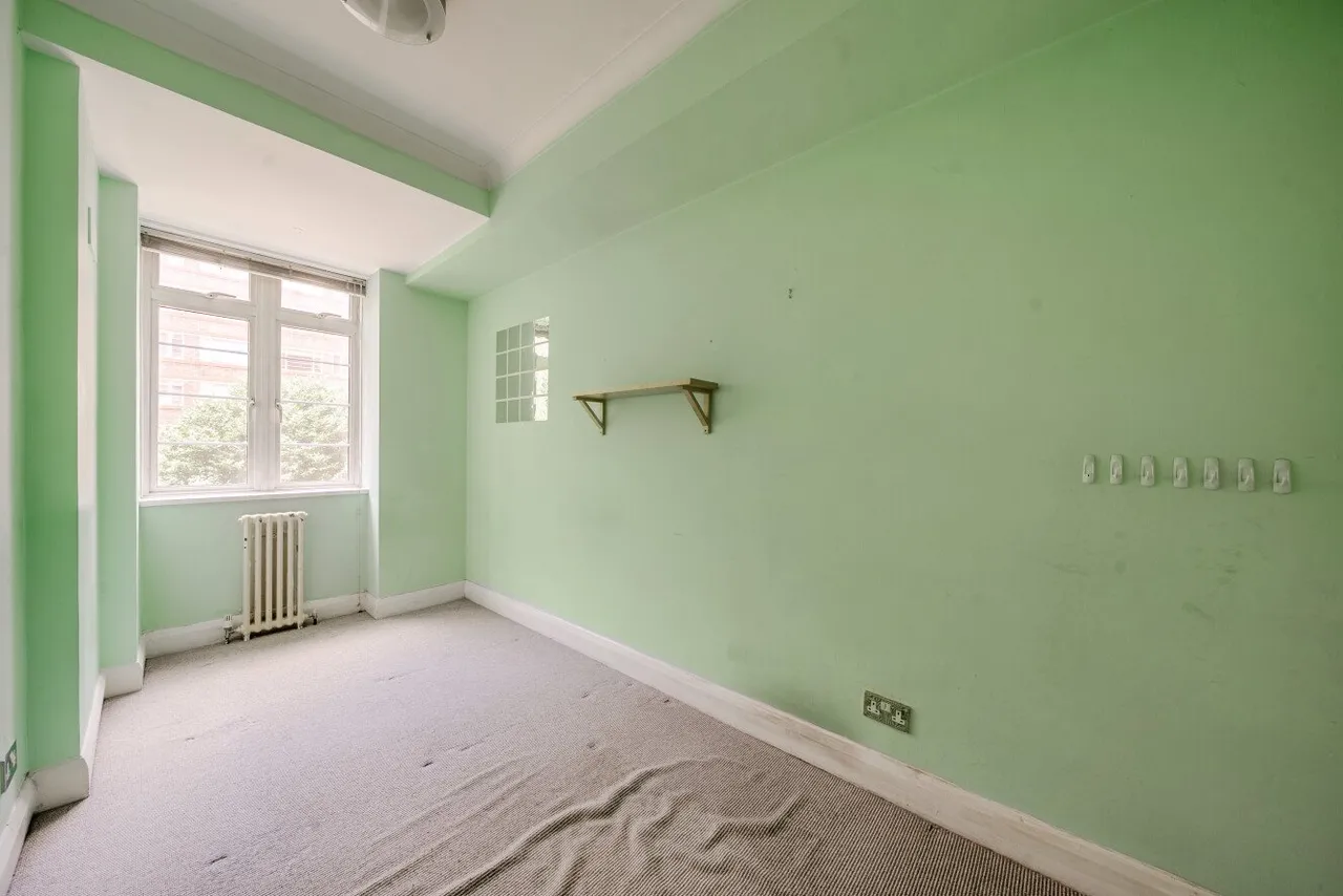 Balham High Road, Balham, SW17, photo 14