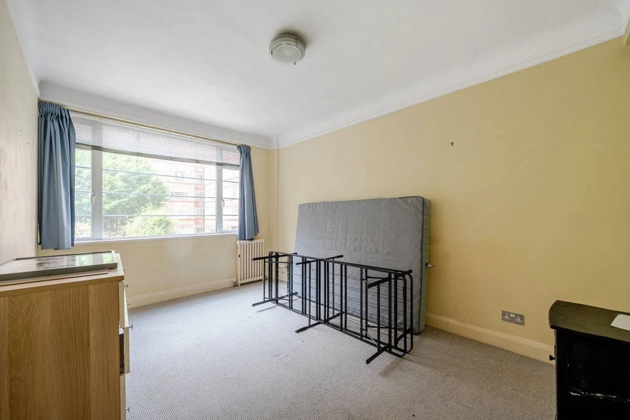Balham High Road, Balham, SW17, photo 7