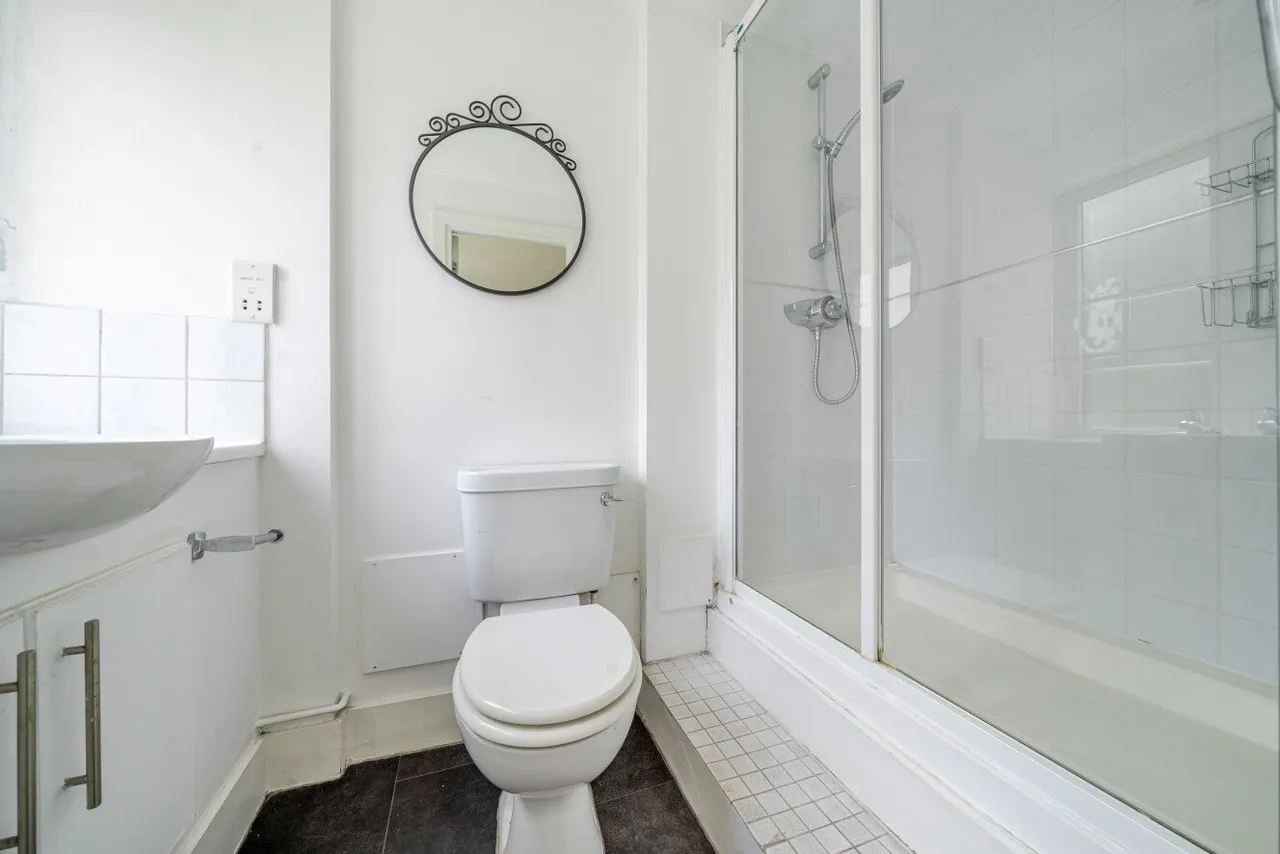 Balham High Road, Balham, SW17, photo 11