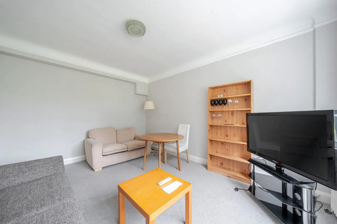 Balham High Road, Balham, SW17, photo 8
