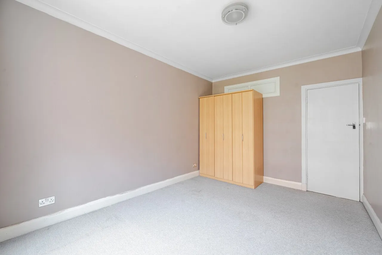 Balham High Road, Balham, SW17, photo 5