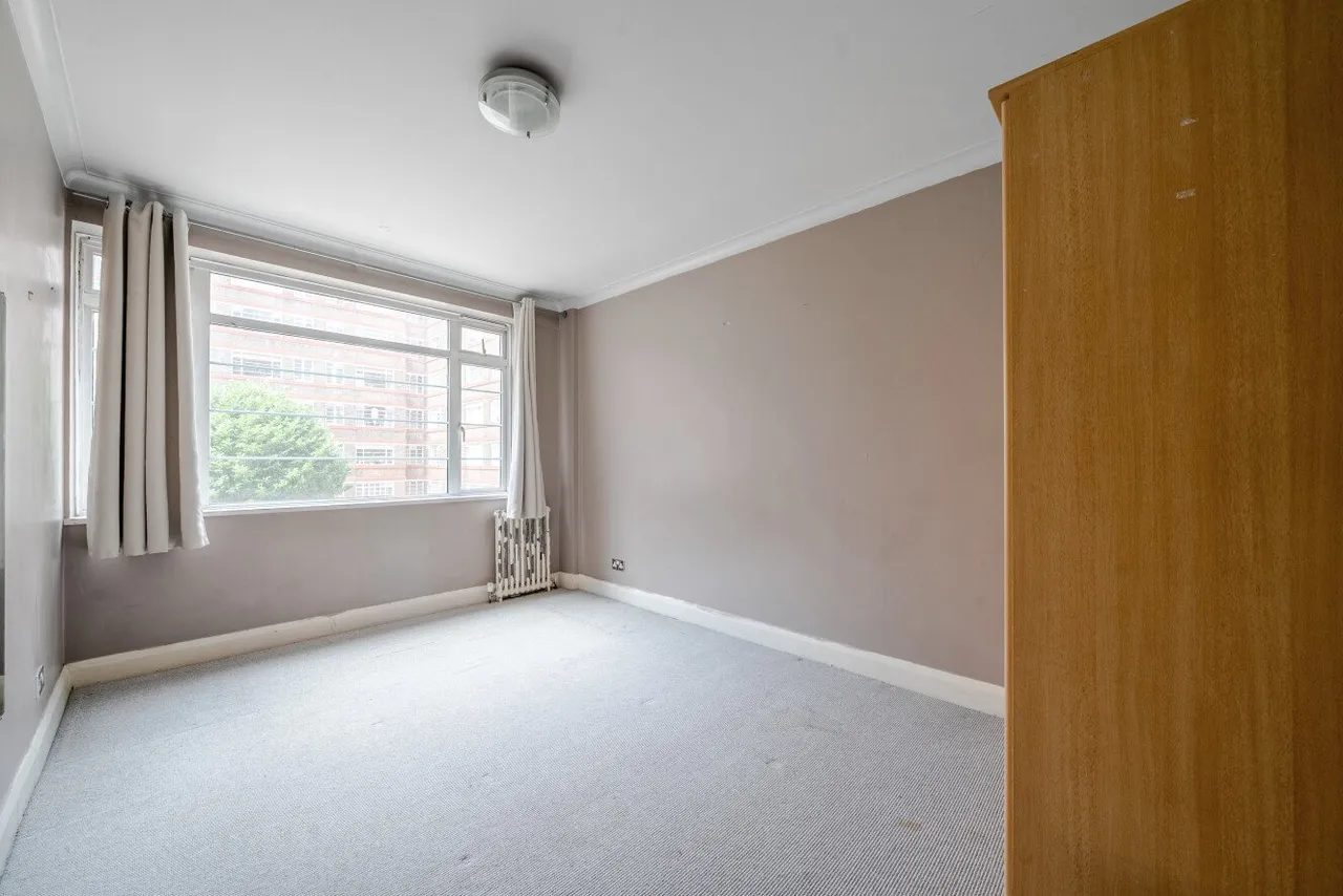 Balham High Road, Balham, SW17, photo 4