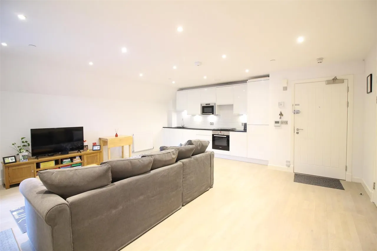 1 bed flat for sale — North Street, Horsham, West Sussex RH13 5TZ