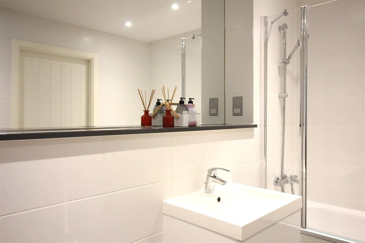 North Street, Horsham, West Sussex RH13 5TZ, photo 8