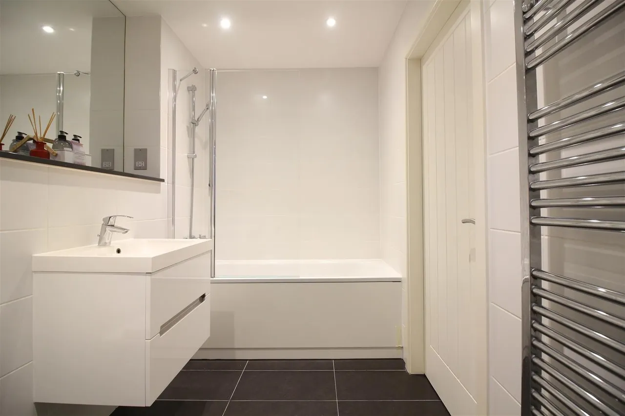 North Street, Horsham, West Sussex RH13 5TZ, photo 7