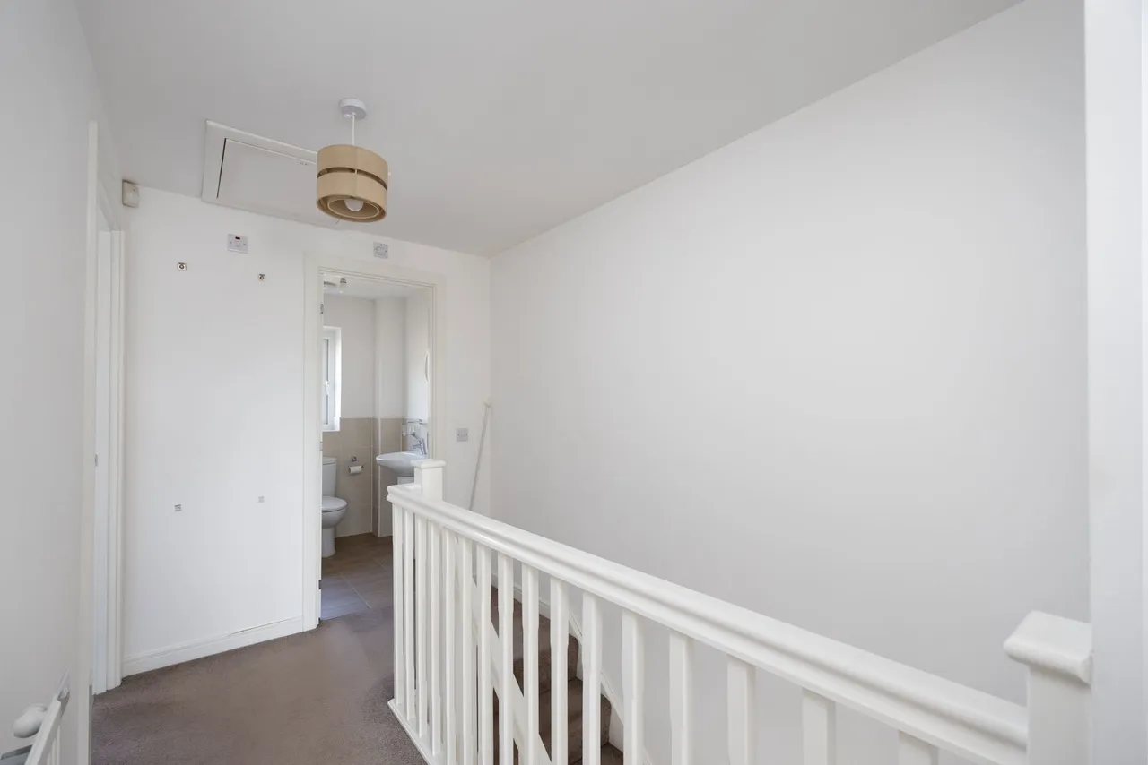 Sandown Crescent, Corsham, SN13, photo 11