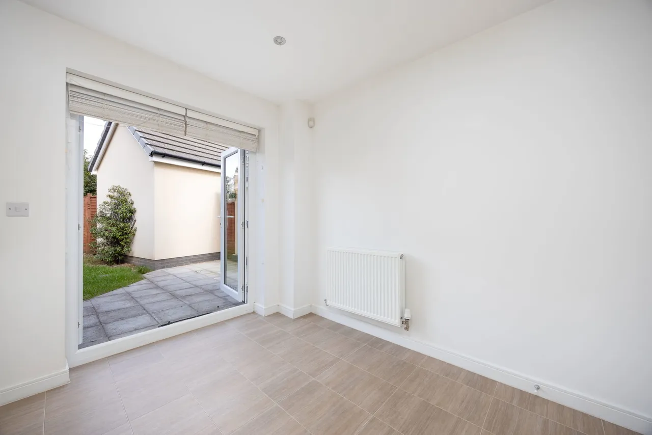 Sandown Crescent, Corsham, SN13, photo 30