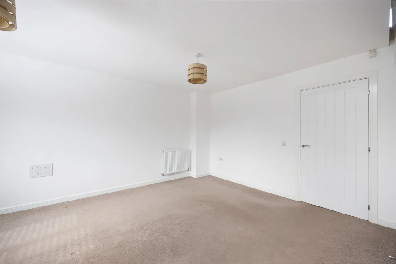Sandown Crescent, Corsham, SN13, photo 6