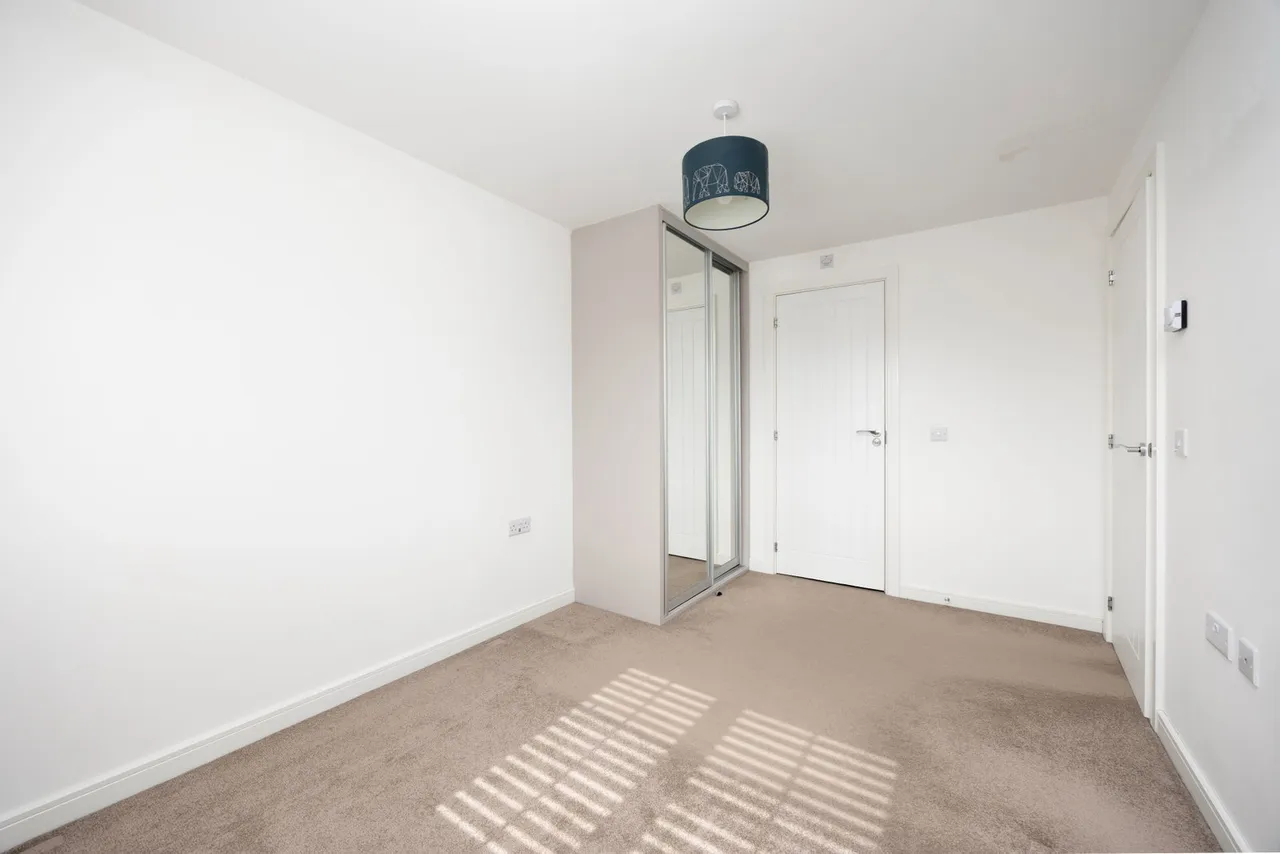 Sandown Crescent, Corsham, SN13, photo 13