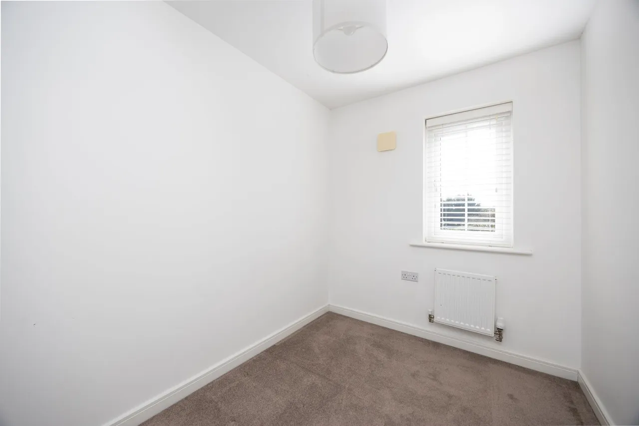 Sandown Crescent, Corsham, SN13, photo 16