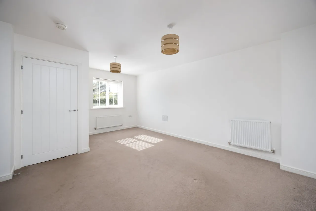 Sandown Crescent, Corsham, SN13, photo 5