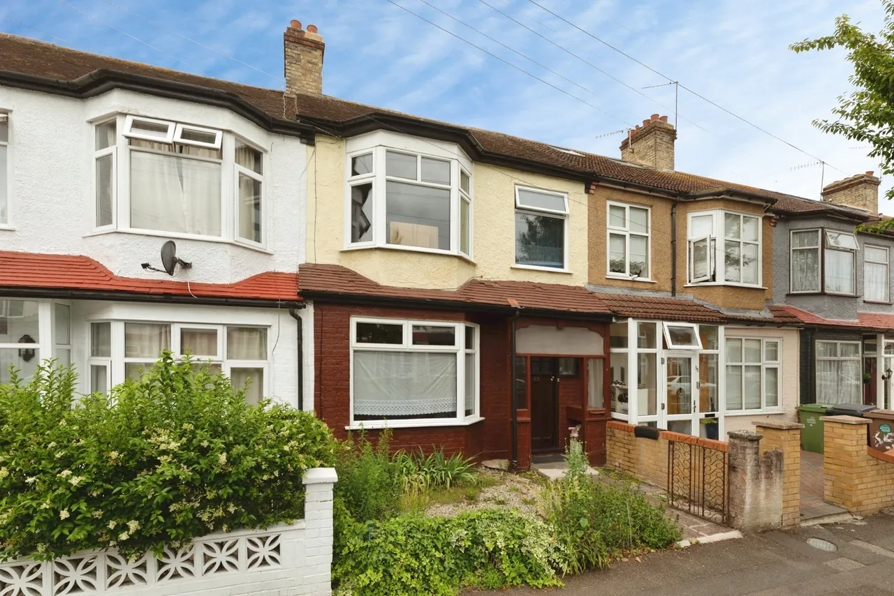 3 bed house for sale — Belvedere Road, Leyton, E10