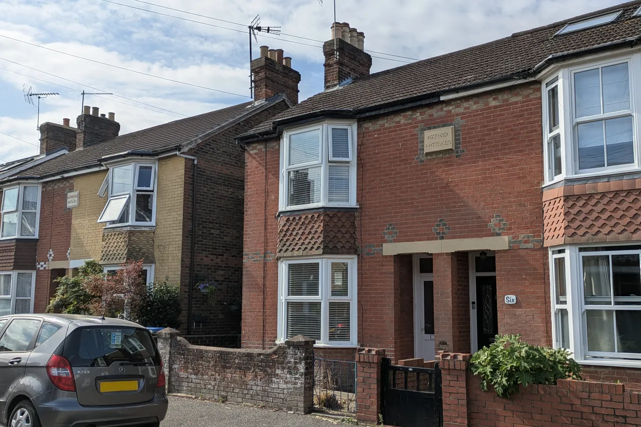 Cambridge Road, Horsham, RH13, photo 10