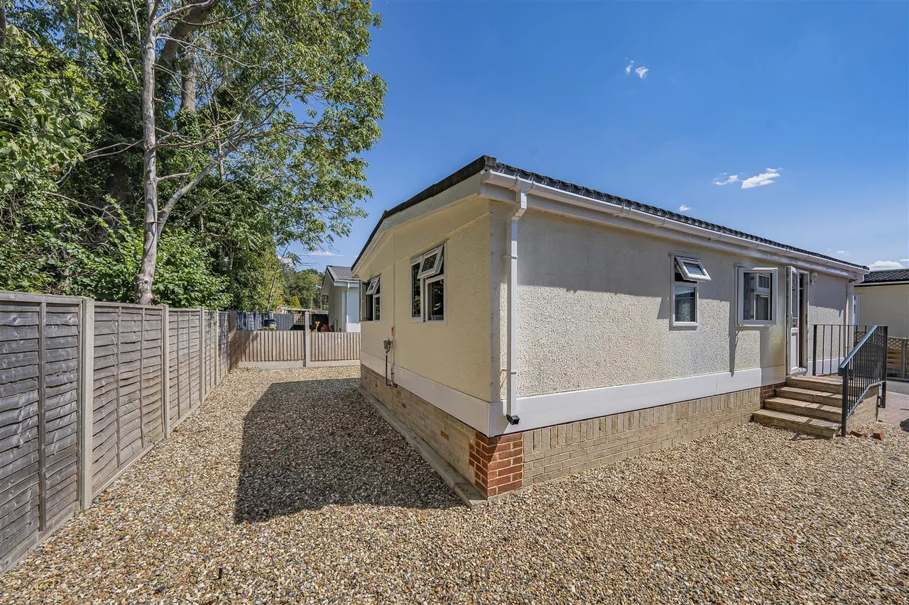Cranbourne Hall Park, Winkfield, Windsor, Berkshire, SL4 4UG, photo 11