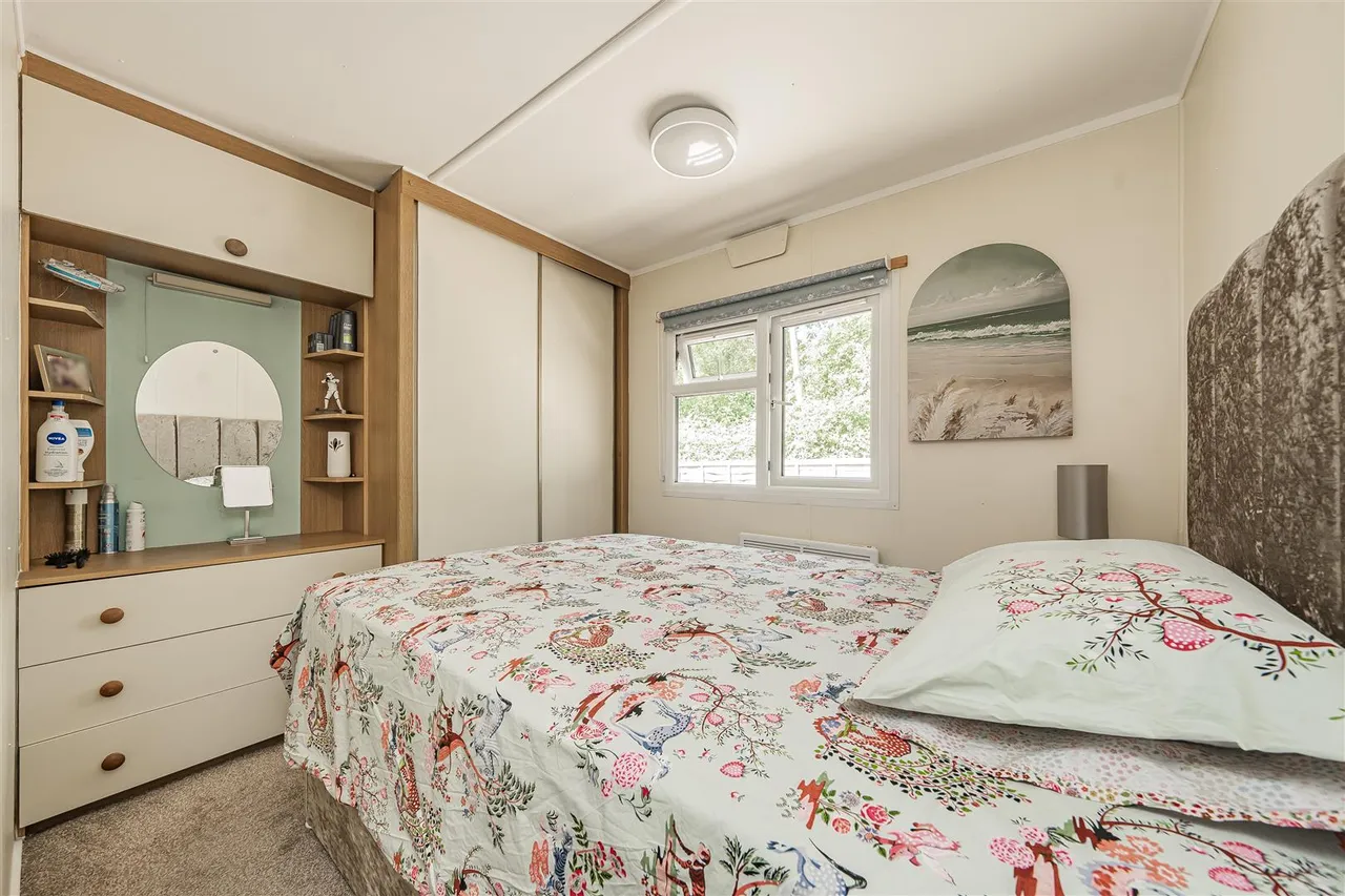 Cranbourne Hall Park, Winkfield, Windsor, Berkshire, SL4 4UG, photo 6