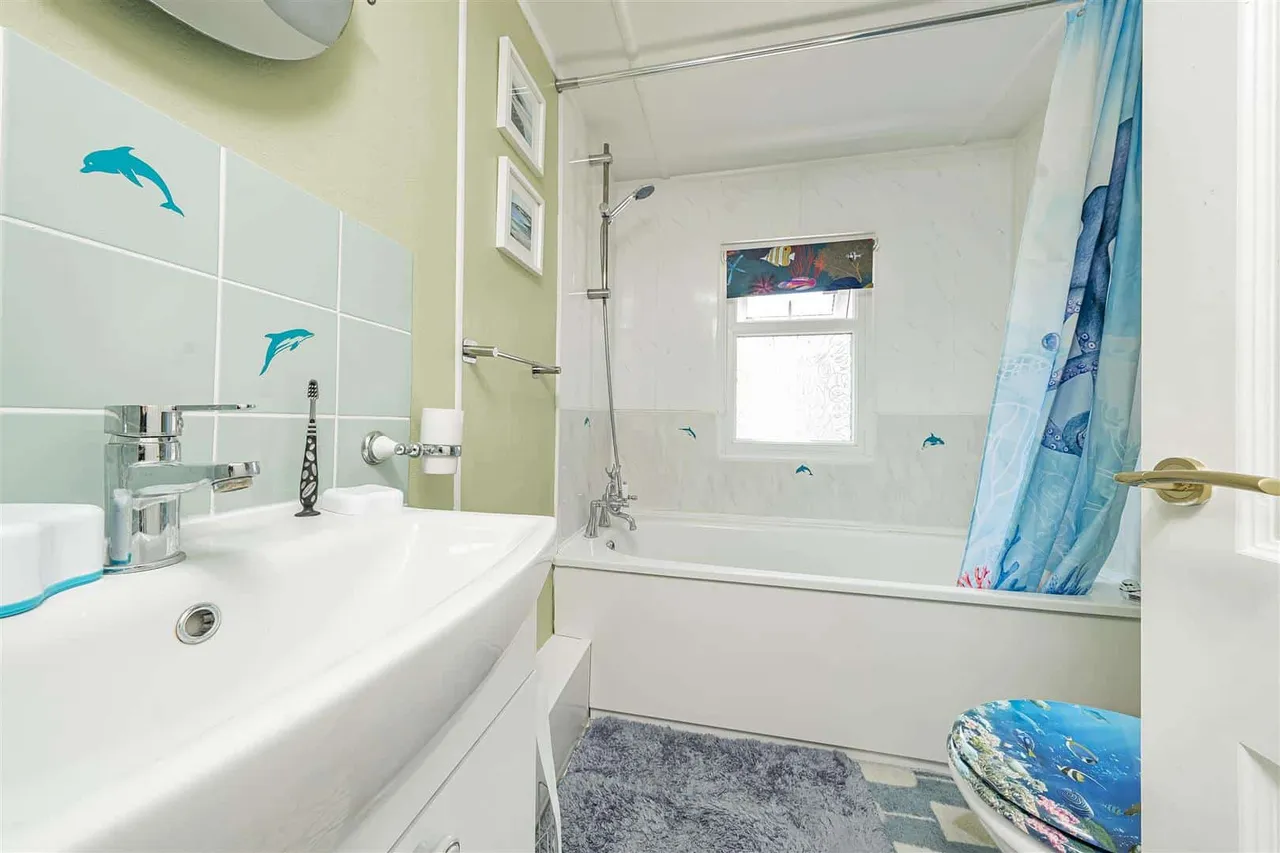 Cranbourne Hall Park, Winkfield, Windsor, Berkshire, SL4 4UG, photo 7
