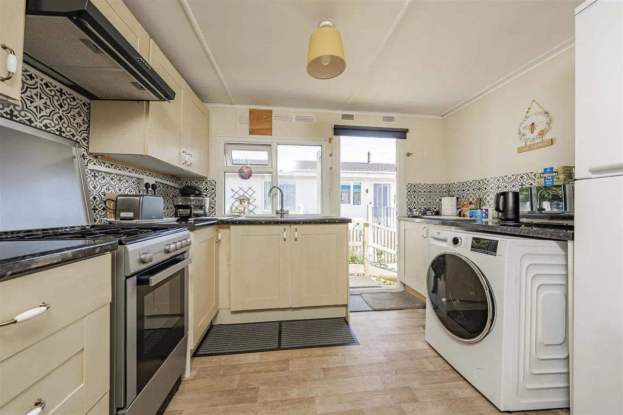 Cranbourne Hall Park, Winkfield, Windsor, Berkshire, SL4 4UG, photo 2