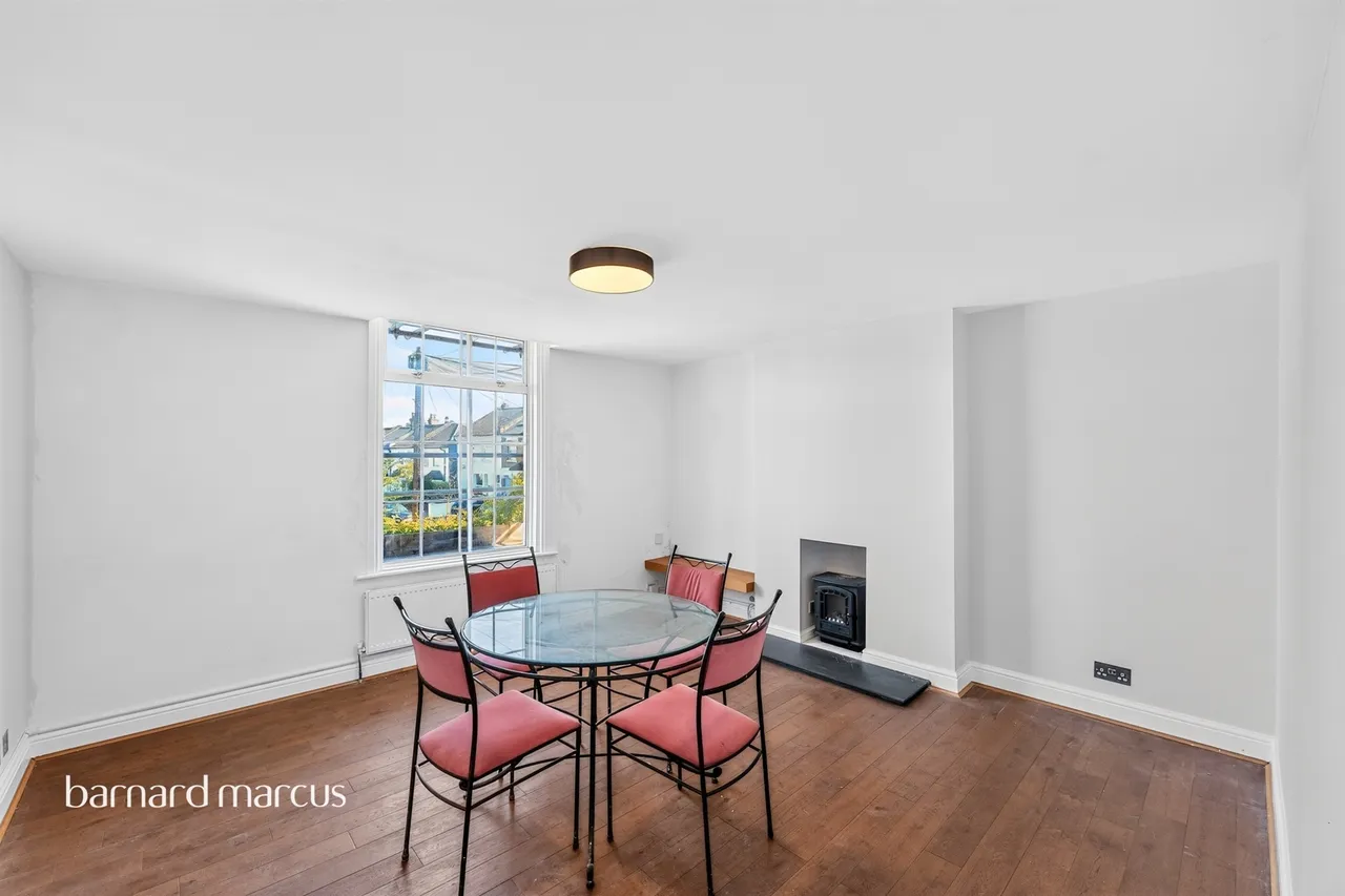 4 bed flat for sale — Westcote Road, London