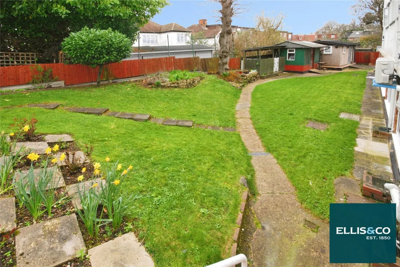 Highfield Court, Golders Green, NW11, photo 3