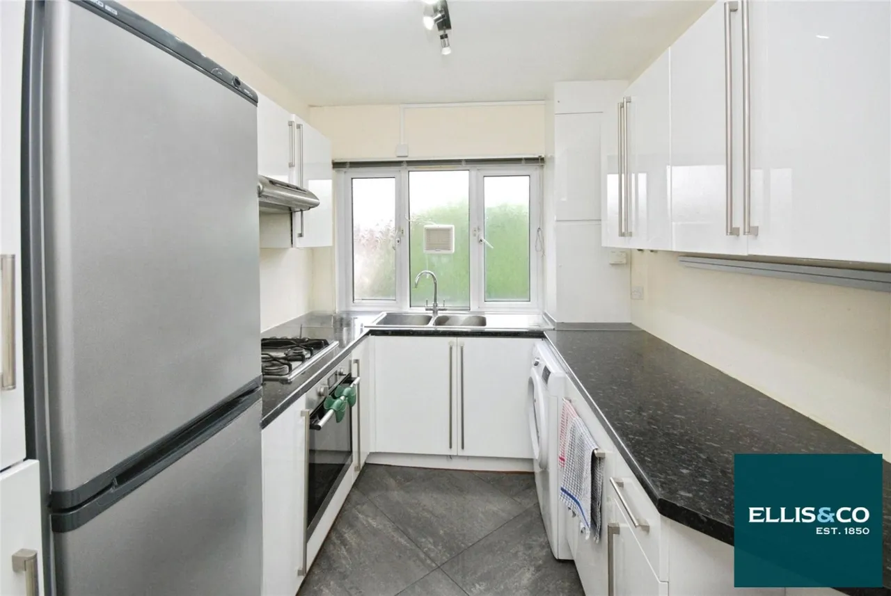 Highfield Court, Golders Green, NW11, photo 2