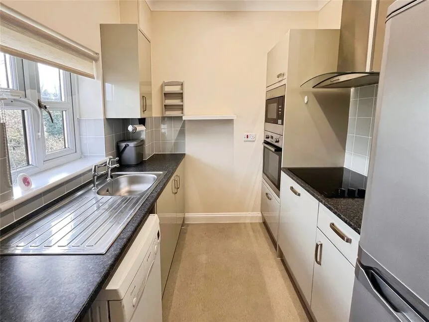Overton, Basingstoke, RG25, photo 3