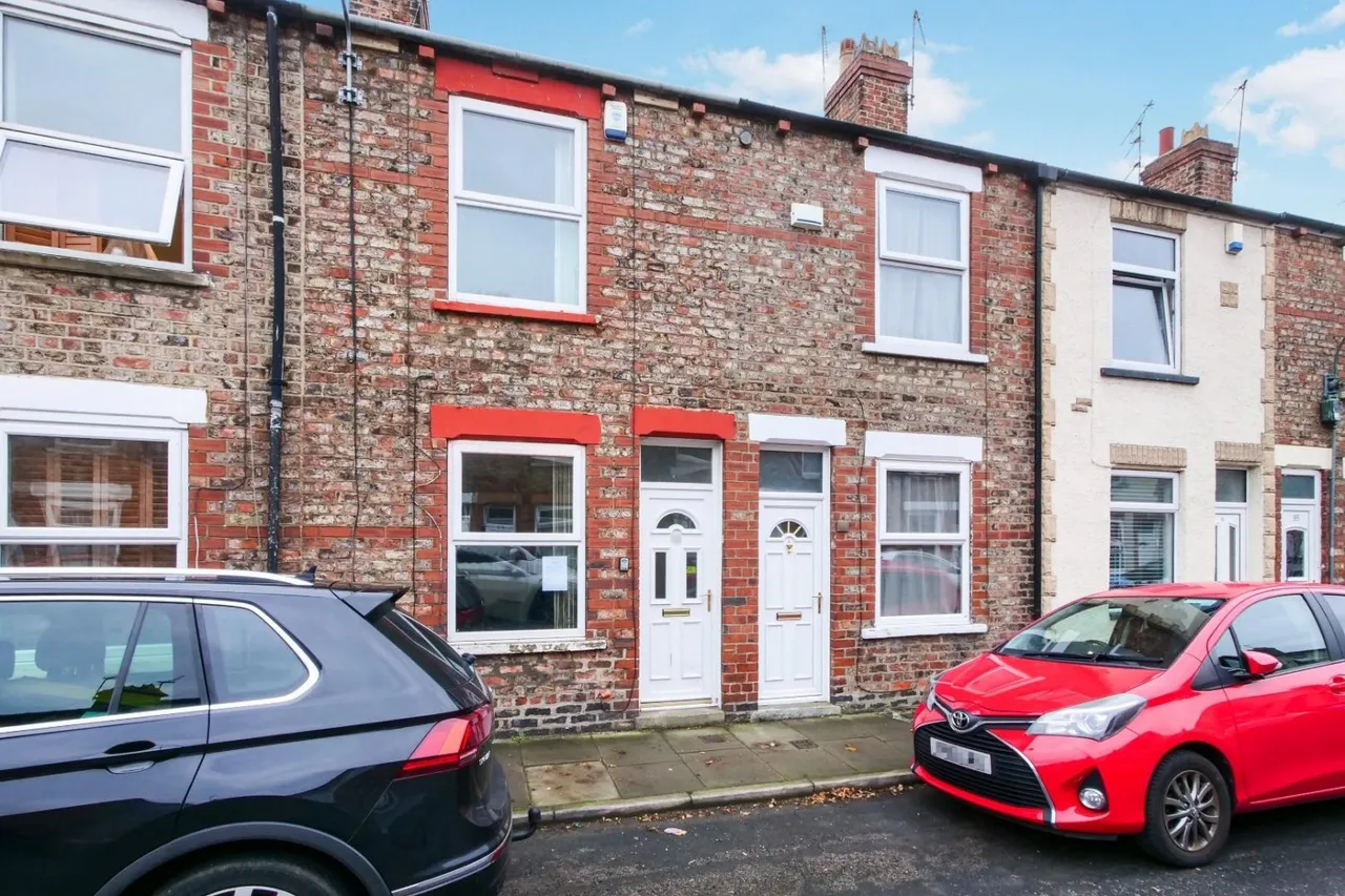 2 bed house for sale — Kitchener Street, York