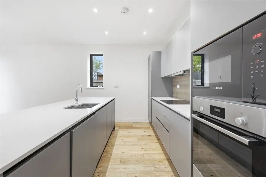 with 4 bedrooms in Harlow, CM17, photo 8