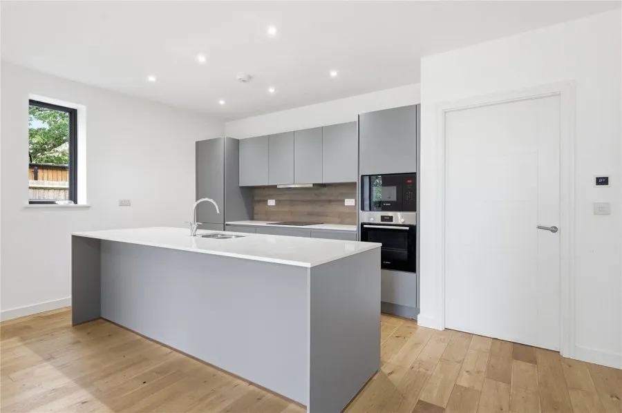 with 4 bedrooms in Harlow, CM17, photo 7