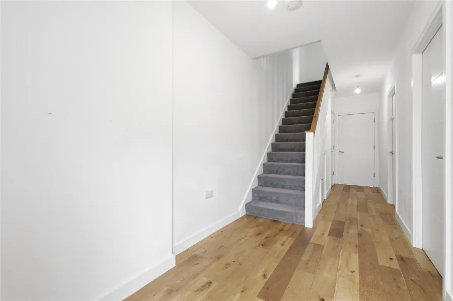 with 4 bedrooms in Harlow, CM17, photo 11