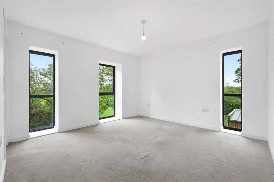 with 4 bedrooms in Harlow, CM17, photo 15