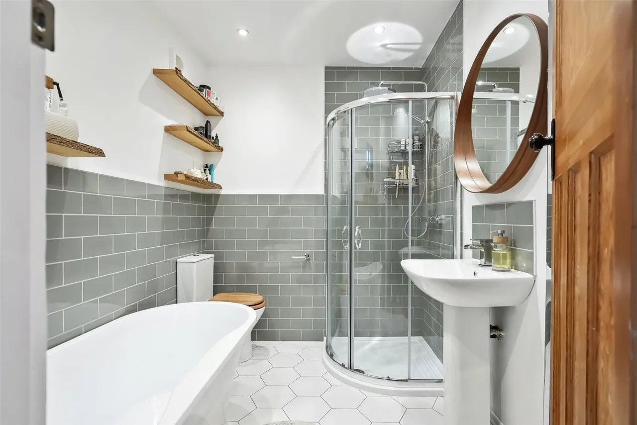 Hanworth Road, Hampton, TW12 3EY, photo 7