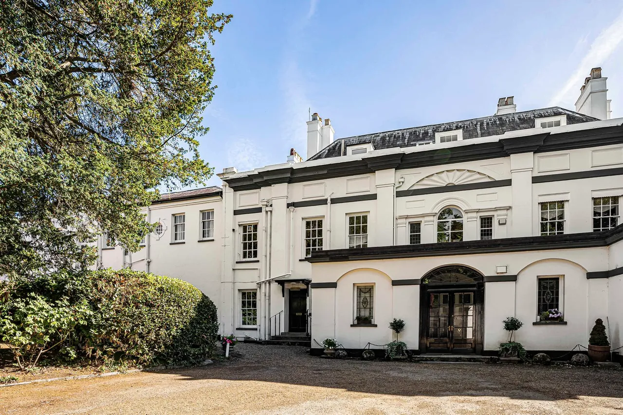 Middle Hill, Egham, TW20, photo 28