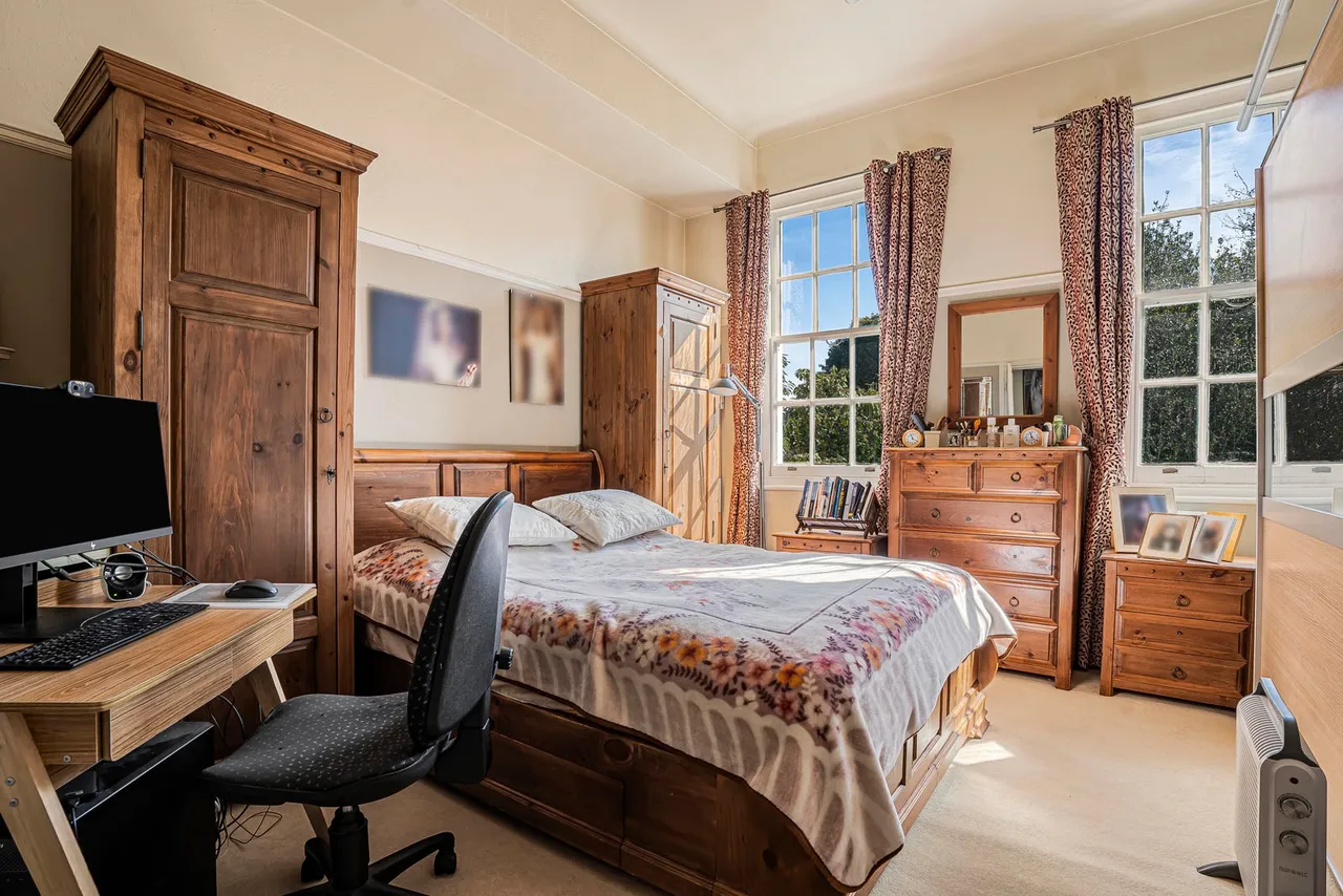 Middle Hill, Egham, TW20, photo 4