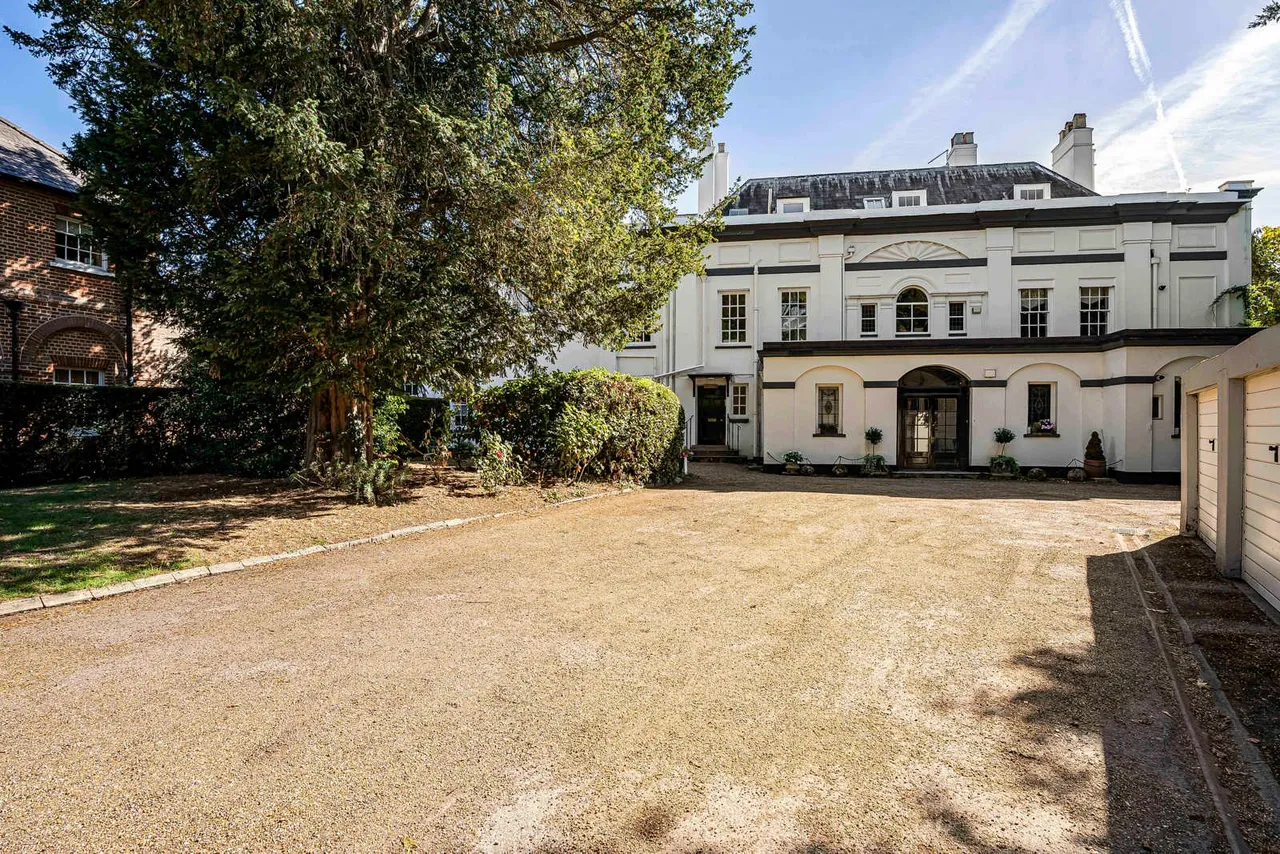 Middle Hill, Egham, TW20, photo 26
