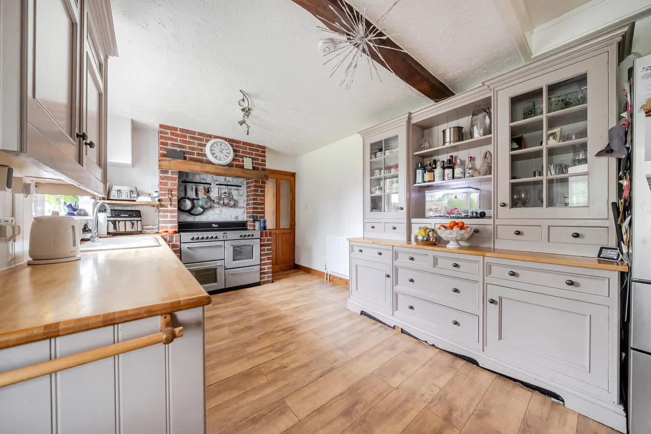Post Office Road, Hungerford, RG17, photo 2