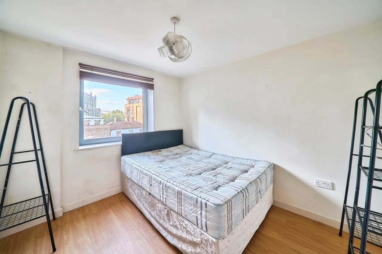 High Street, LONDON, London, E15, photo 11