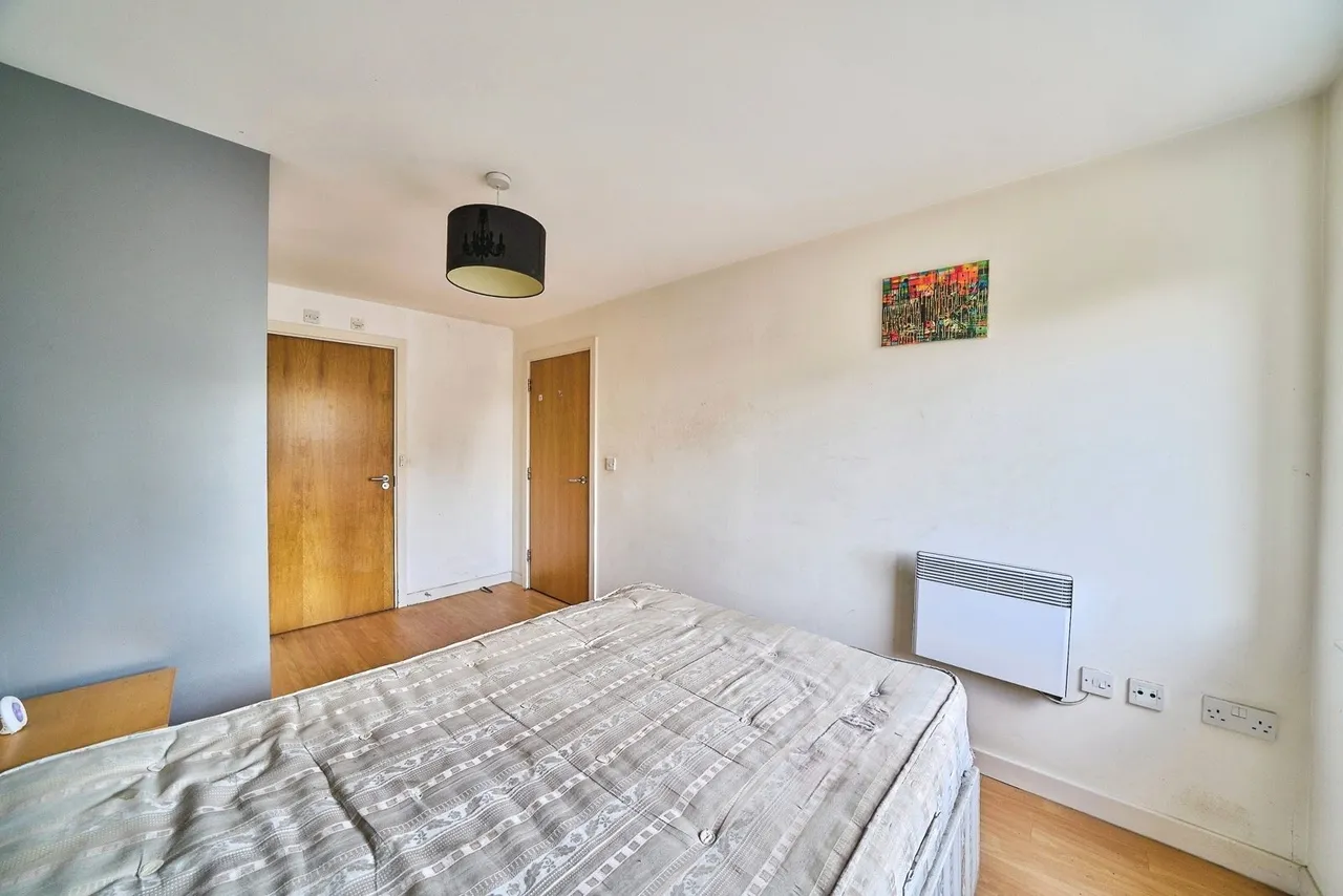 High Street, LONDON, London, E15, photo 16