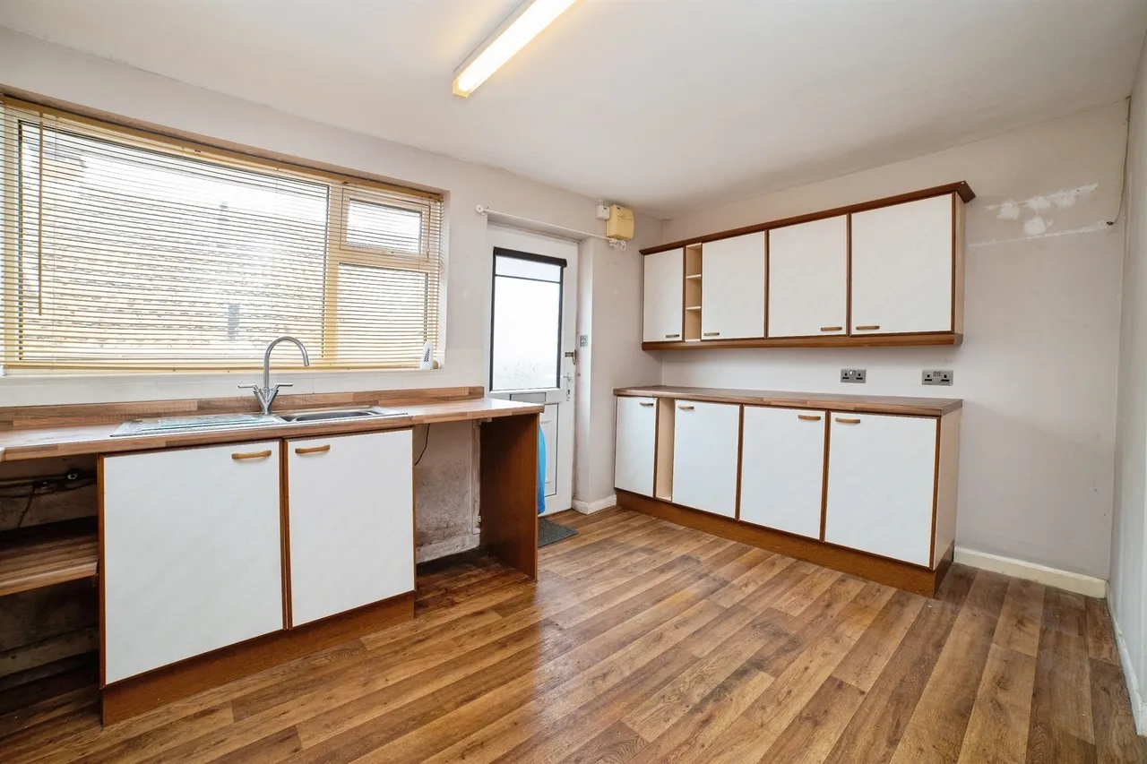 Lake Avenue, Loscoe, DE75, photo 10