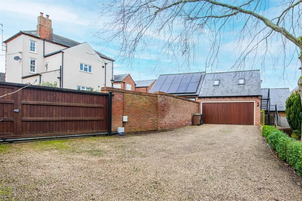 Old Road, Scaldwell, photo 32