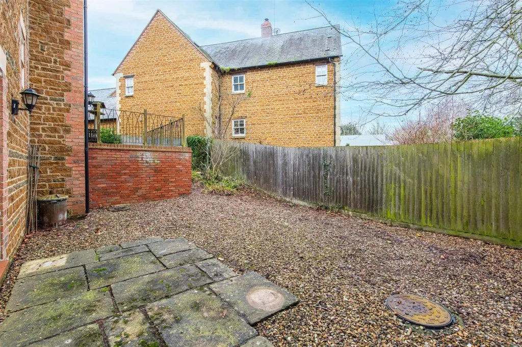 Old Road, Scaldwell, photo 33