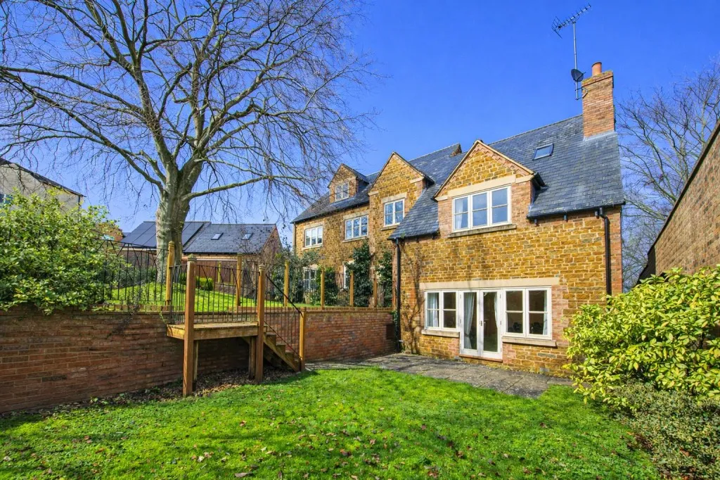 Old Road, Scaldwell, photo 13